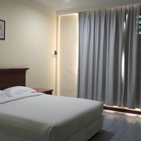 The Upper Deck Hotel Kudat Exterior foto