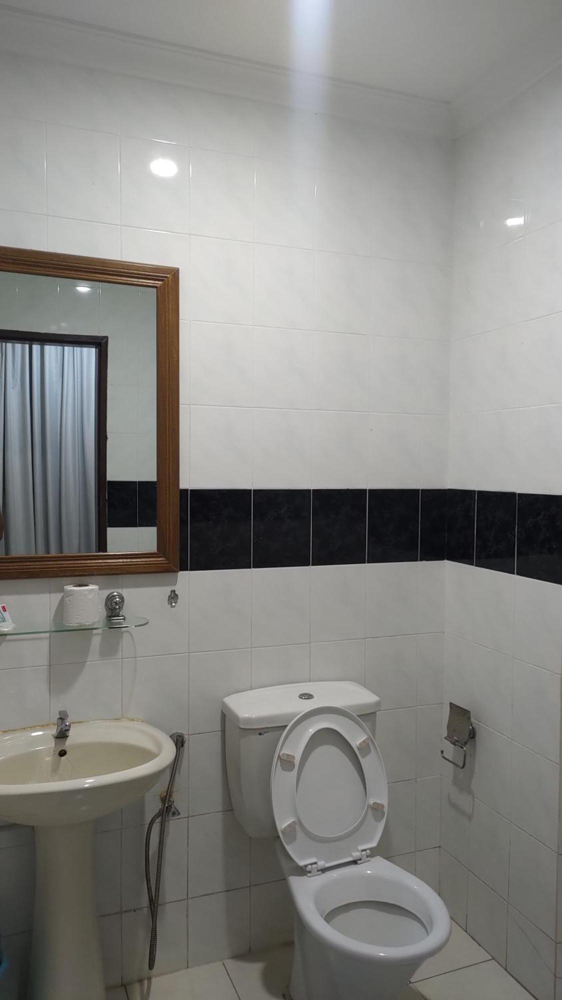 The Upper Deck Hotel Kudat Exterior foto
